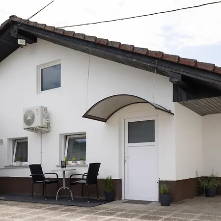 Lia Apartment