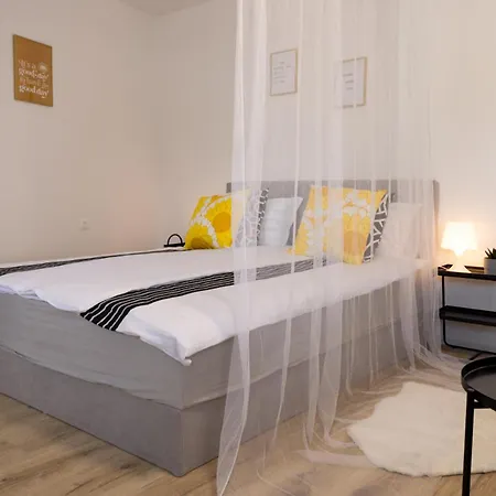 Lia Apartment *