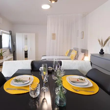 Lia Apartment *